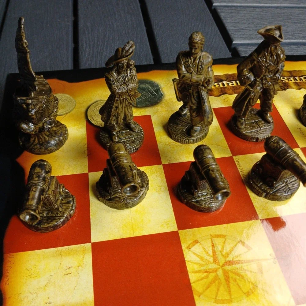 Disney Pirates of the Caribbean At Worlds End Chess Set  RARE Collector's Ed.-RB - Picture 6 of 15